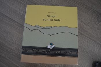 Livre école des loisirs Simon sur les rails