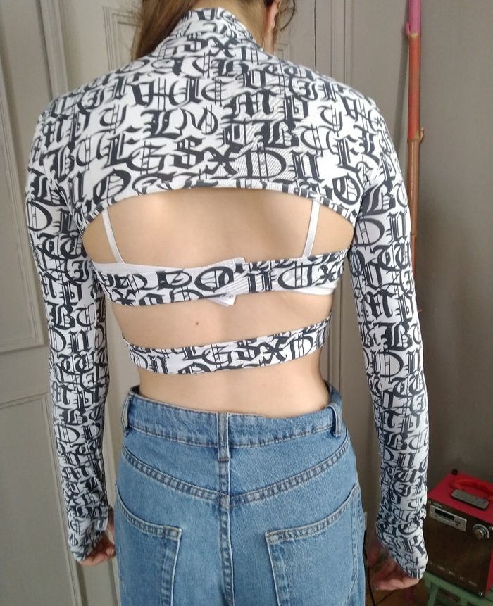 Haut dos nu taille XS - photo numéro 2