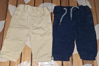 Lot de 2 pantalons kiabi taille 1 mois en très bon état