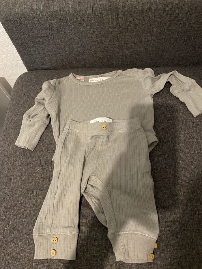 Lot bodies et pantalon