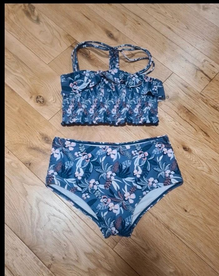 Maillot de bain 10 ans & chapeau de soleil - photo numéro 2