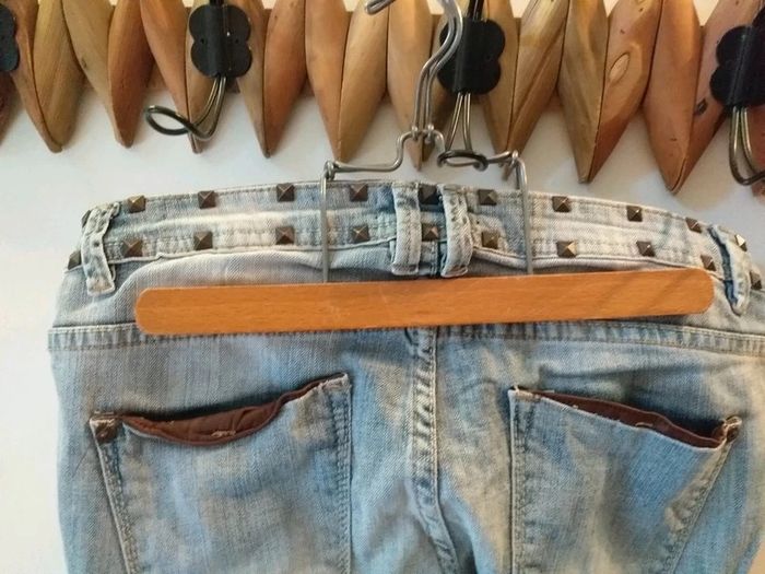 Jeans troué effet délavé - photo numéro 4
