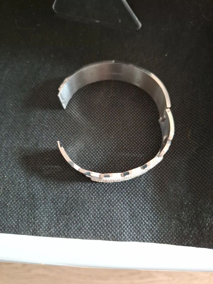 Bracelet acier inoxydable rigide neuf avec etiquette at oxydes de zirconium blancs dessus - photo numéro 6