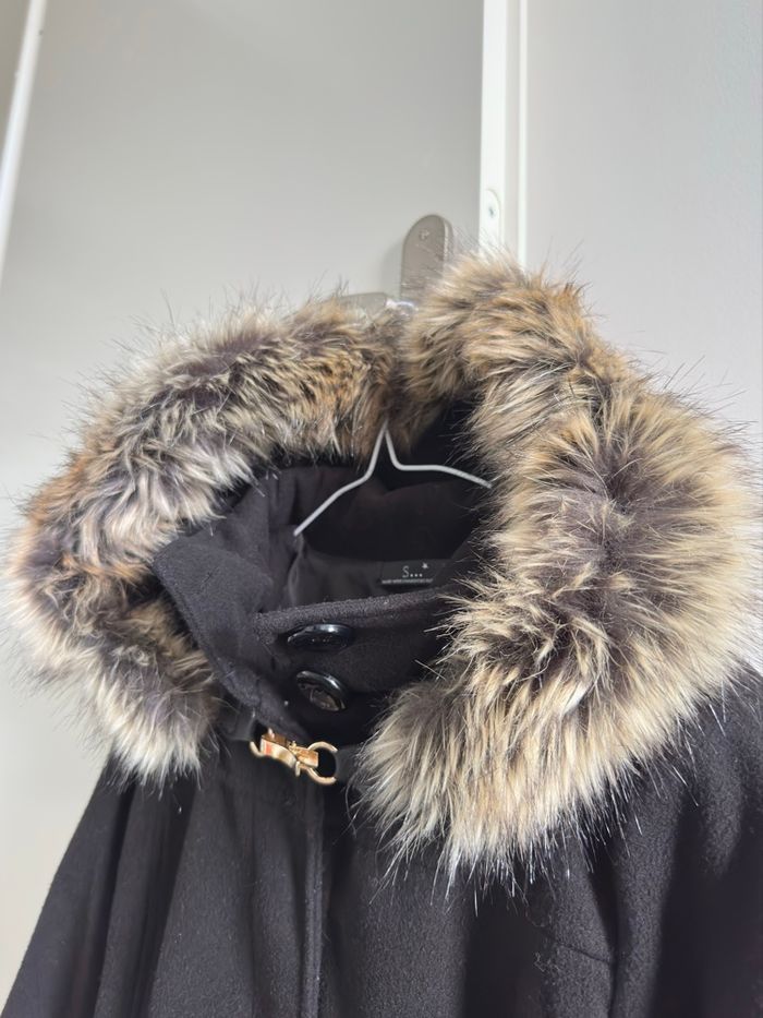 Manteau noir avec capuche fausse fourrure taille XS - photo numéro 2