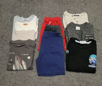 Lots 5ans garçon 🤎 pull gilet t-shirt disney tape à loeil