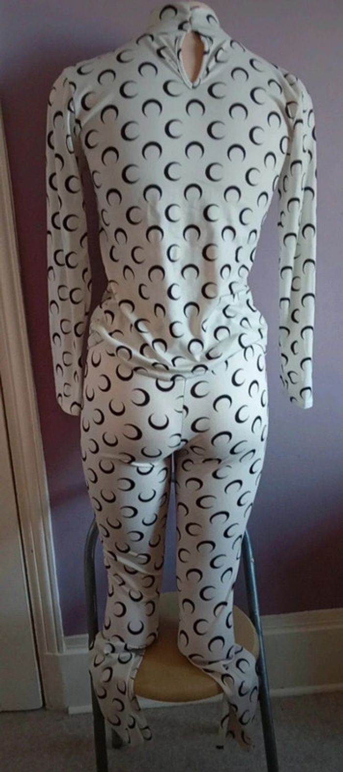 Magnifique ensemble blanc motif lune 🌙 noir - Taille M - photo numéro 3