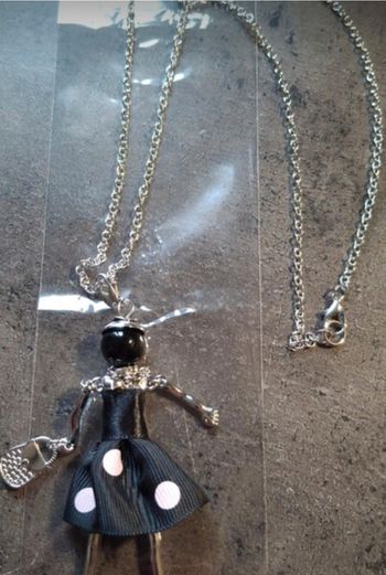 Joli collier élégant et original 