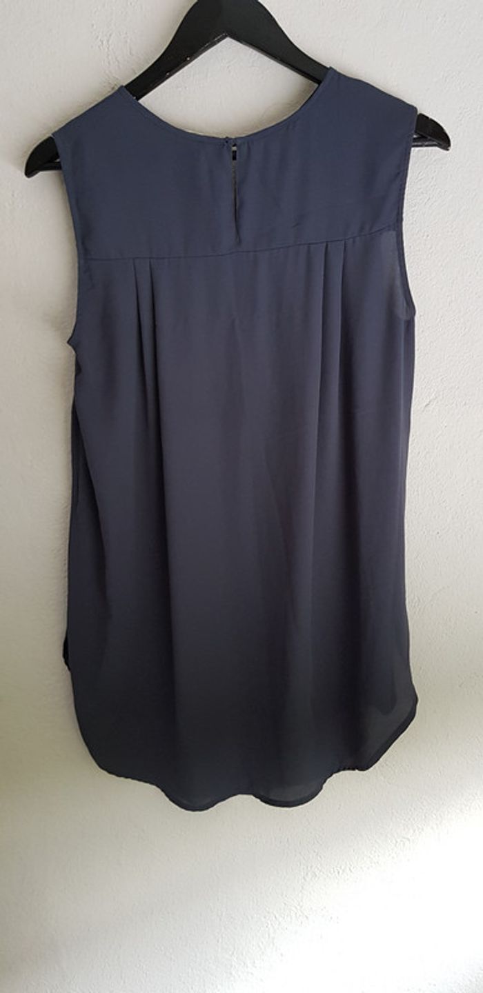 Blouse grise sans manches - photo numéro 2
