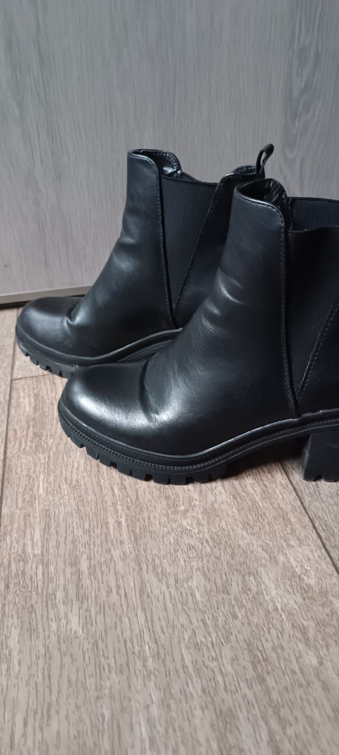 Bottines noires gros talons