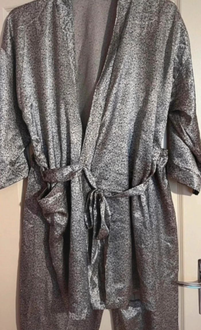 Pyjama satiné imprimé