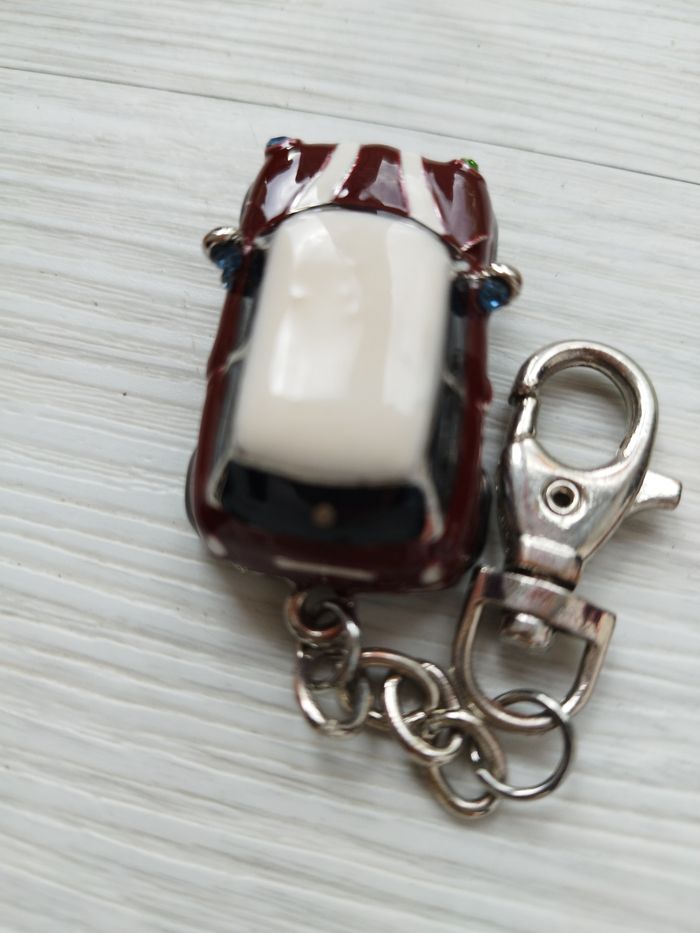 Porte-clé voiture - photo numéro 2
