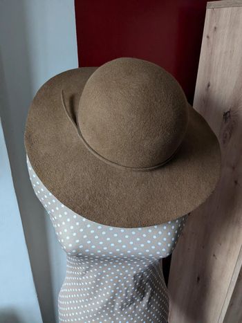 Capeline chapeau marron laine somewhere très jolie