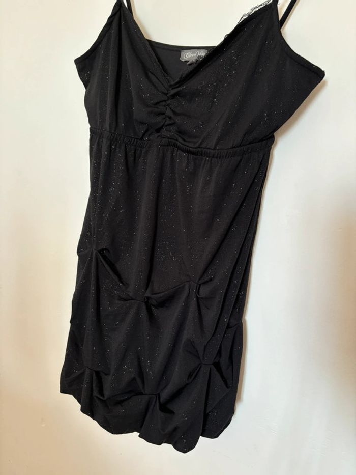 Jolie robe courte taille 42/44 - photo numéro 2