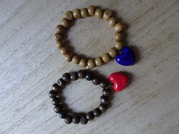 Lot de 2 bracelets perles en bois