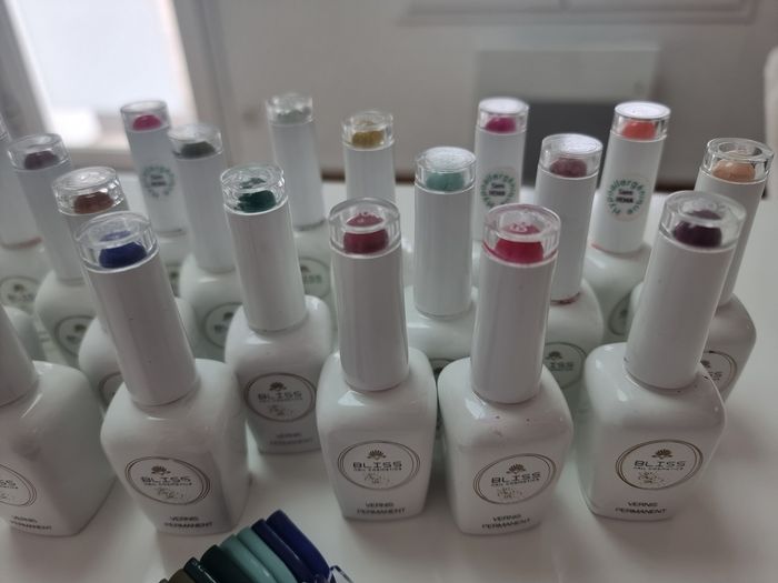 Lot 21 vernis semi-permanent hypoallergénique  professionnel - photo numéro 2