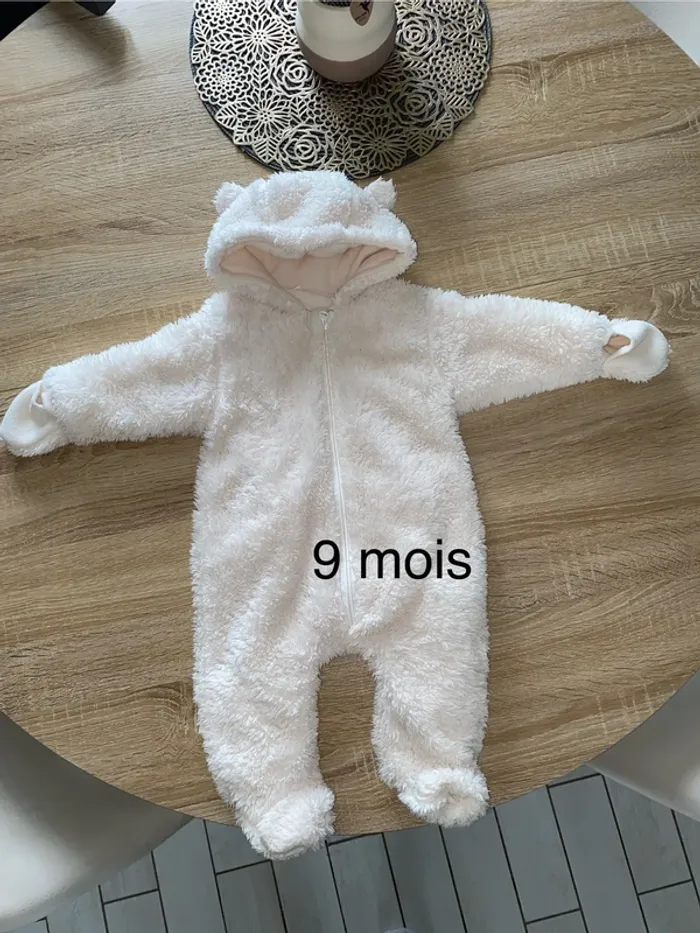 Combinaison pilou pilou - 9 mois