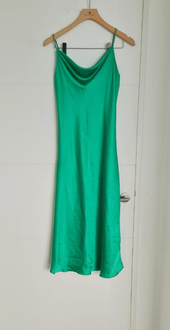Robe satinée New collection