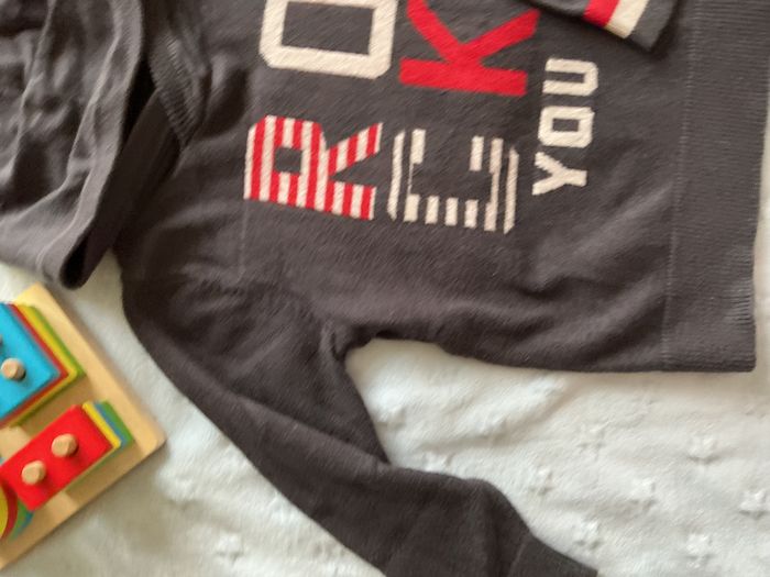 pull léger à capuche gris et rouge 3 ans grain de blé - photo numéro 3