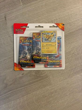 Pokémon Tripack Ev8 Étincelles Déferlantes Electhor FR Neuf Scellé