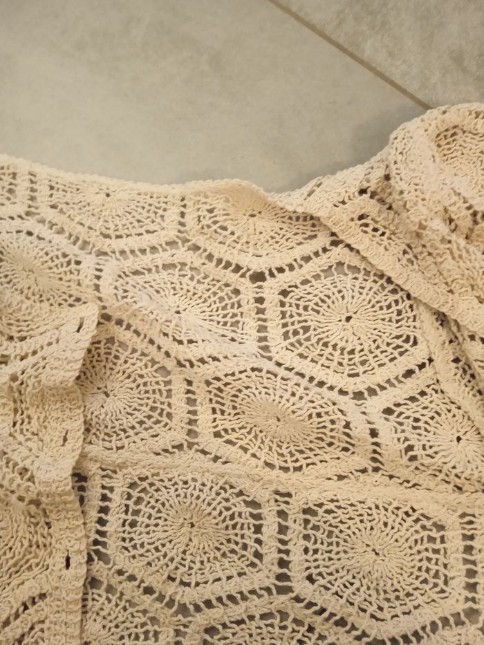 gilet en crochet tendance  beige neuf couturève - photo numéro 7