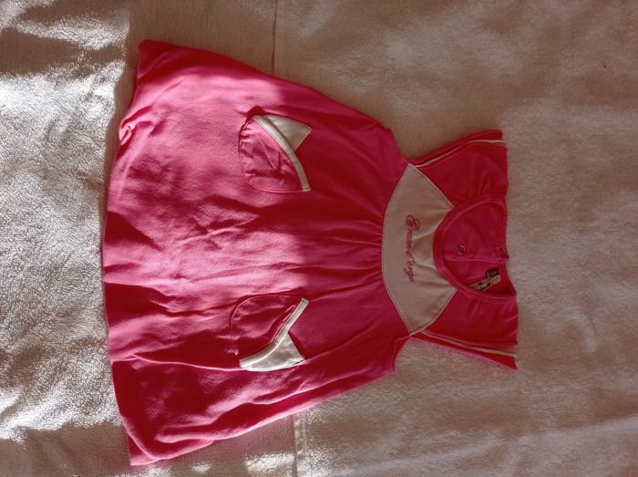 Robe rose et blanche taille 9 - 71 cm marque marque graine d'orge