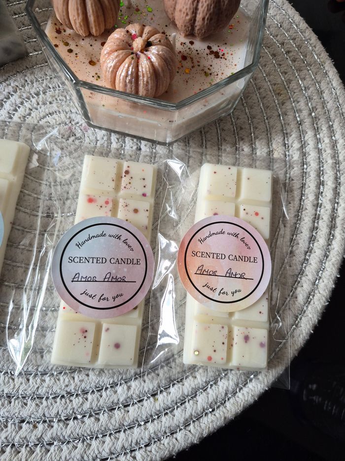 Tablette parfumé La petite robe noir.  Amor amor . Lady million - photo numéro 2