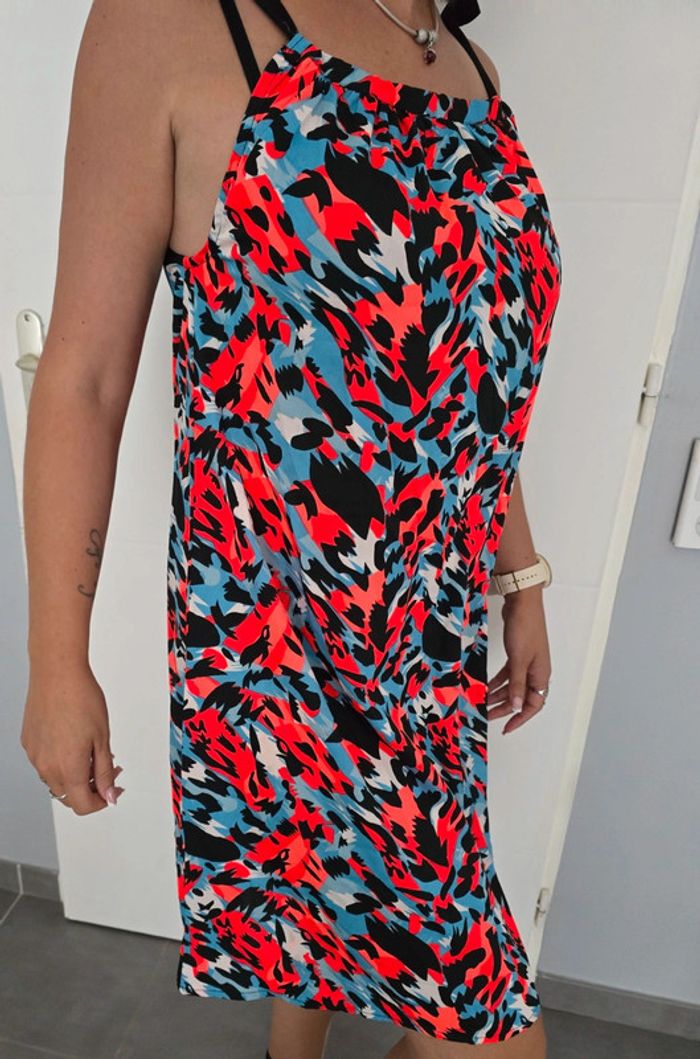 Robe avec motifs rouge et bleu - photo numéro 4
