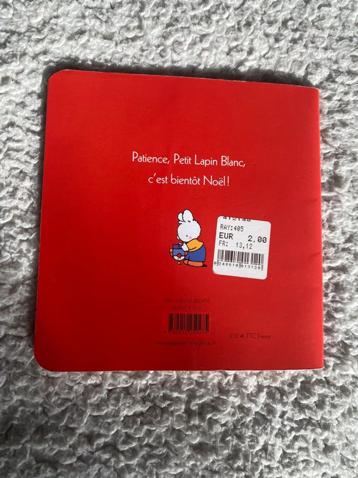 Livre Petit lapin blanc fête Noël - photo numéro 3