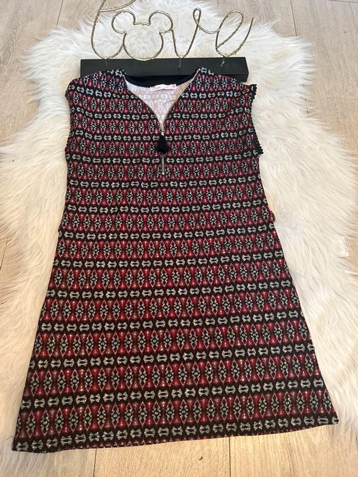 Très belle robe à motifs 🥰 gemo taille 10 ans