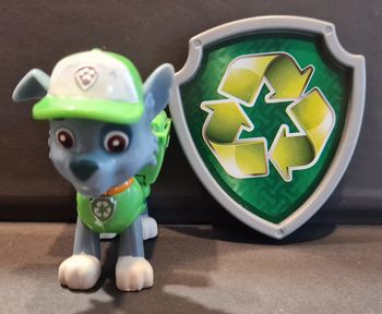 Figurine Rocky badge pat patrouille