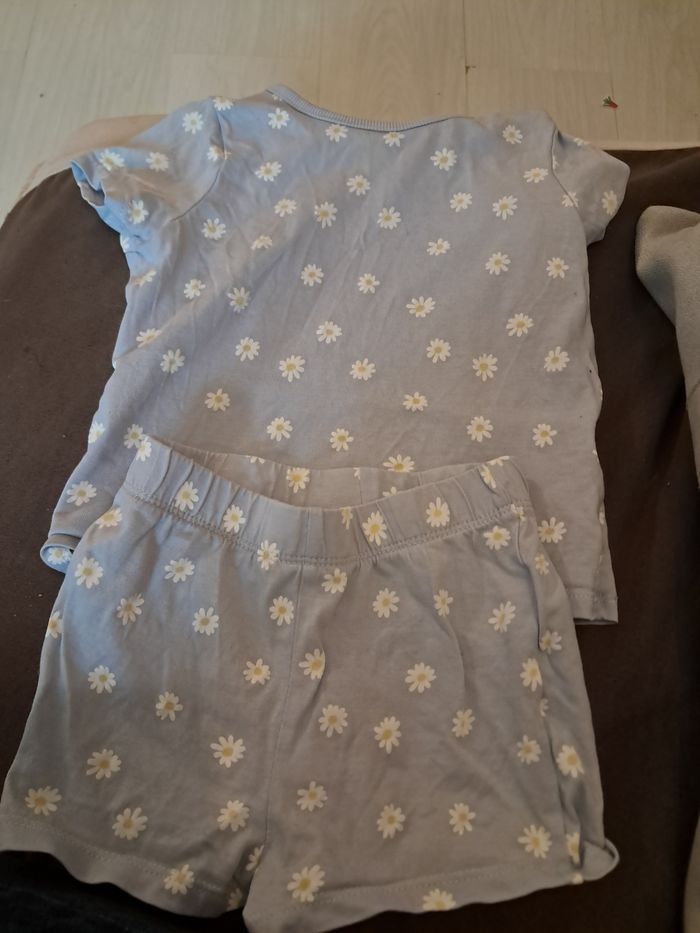 Lot vêtements bébé fille 18 mois