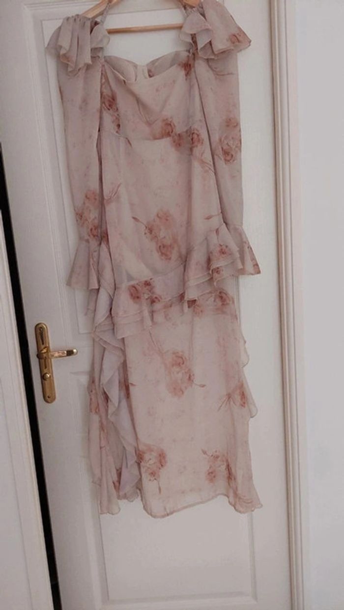 Robe voilage taille 1 (XS)
Montllalla - photo numéro 16