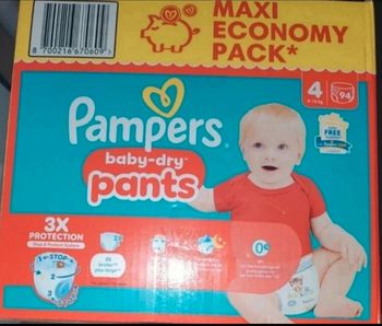 94 couches baby-dry pants taille 4.
