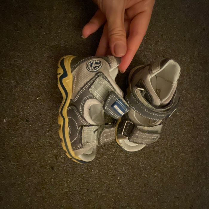 Sandal