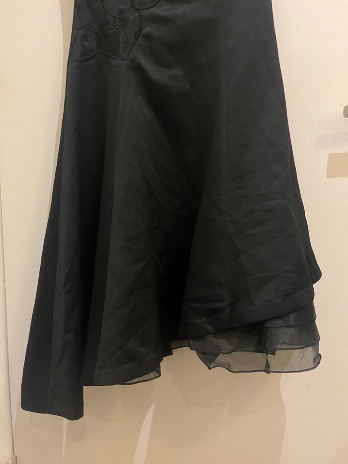 Robe longue maxi noire asymétrique sans manches détails fleur brodé vintage taille S/36 - photo numéro 5