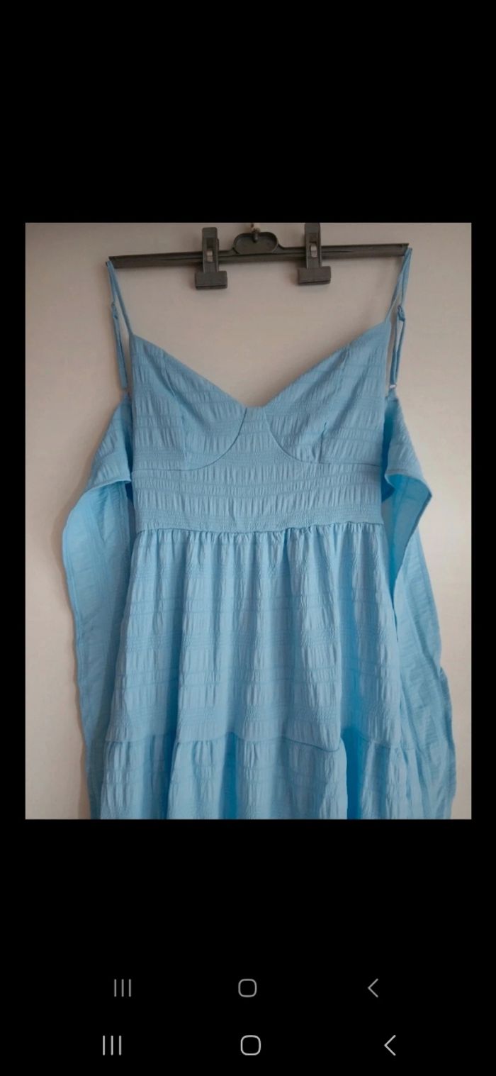 Robe taille 38  dos nue - photo numéro 2