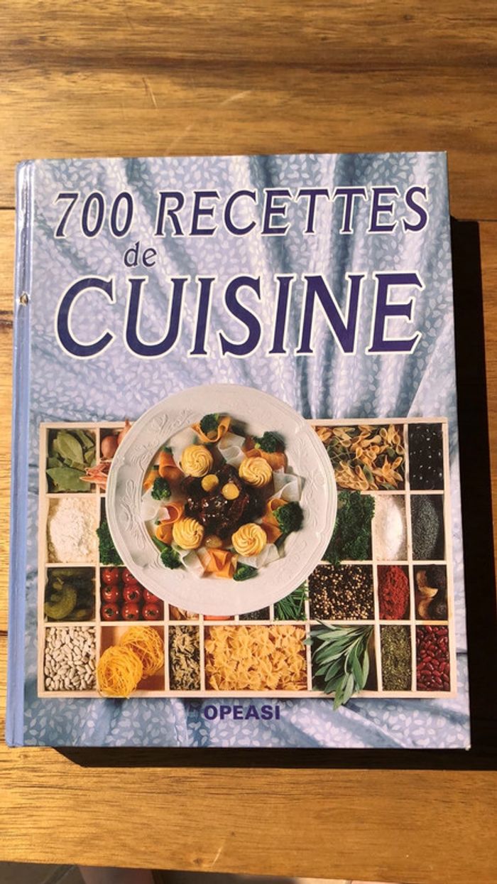 Livre de cuisine « 700 recettes »