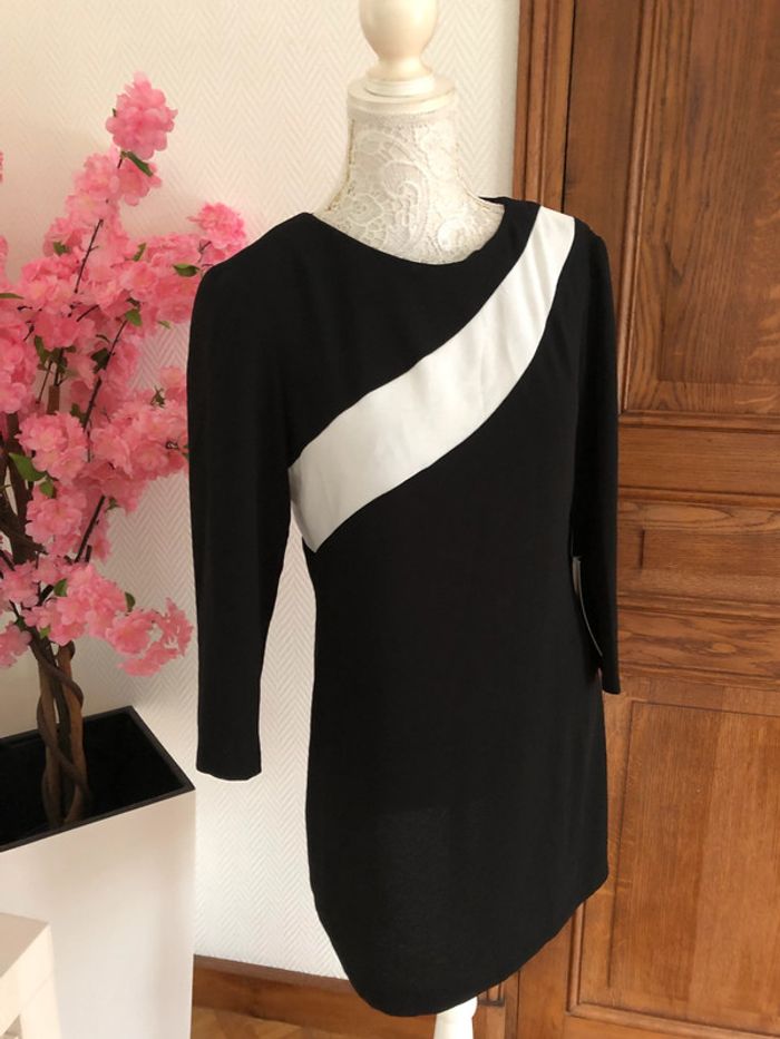 Robe zara chic neuve taille M - photo numéro 2