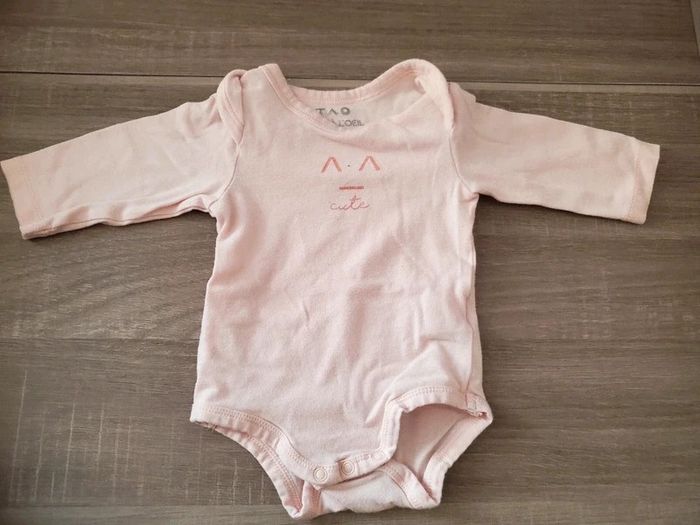 Lot de 13 bodies 3 mois - photo numéro 12