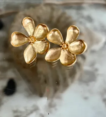 Boucle d'oreilles fleurs dorées