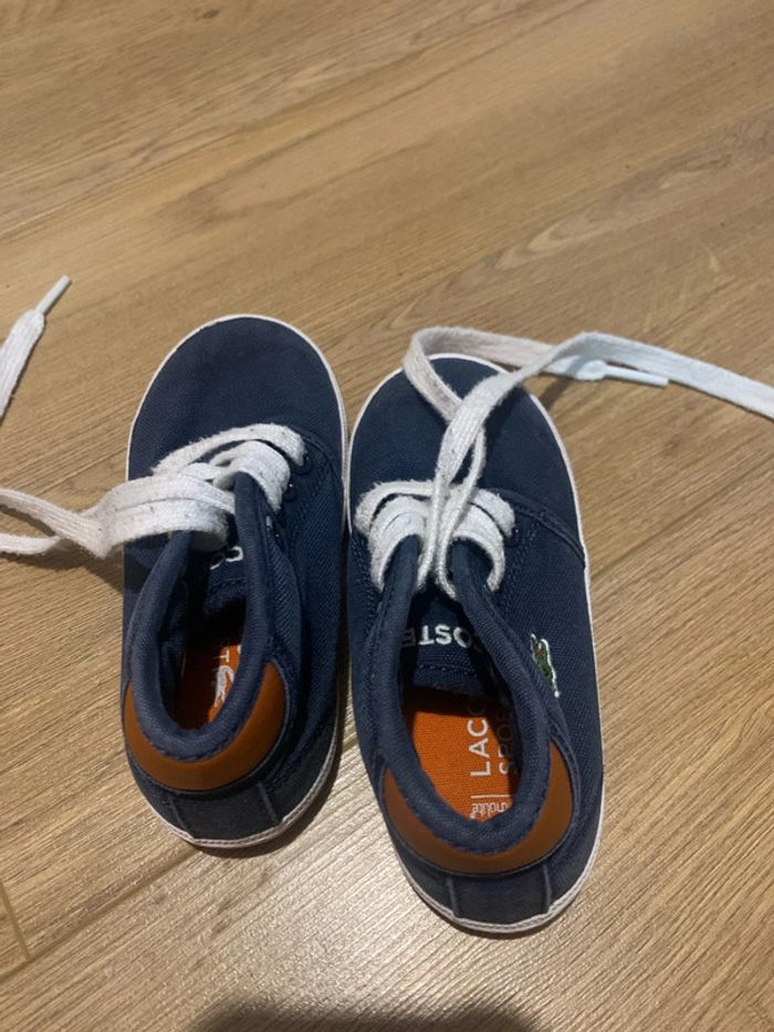 Basket Lacoste taille 23