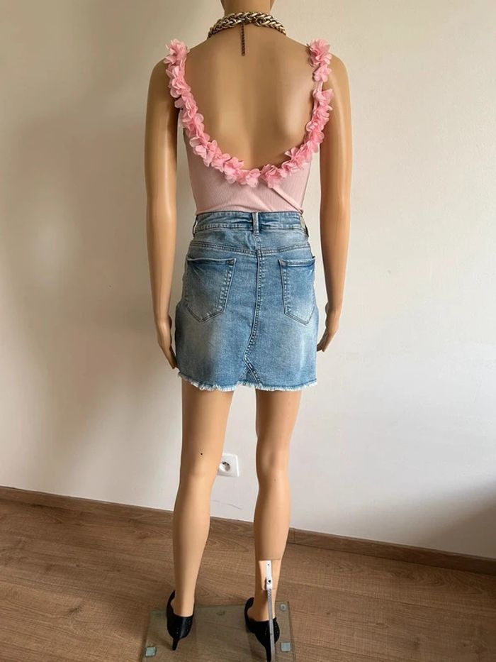 Jupe en jean bleu avec strass et perles Morgan taille 38 TBE - photo numéro 9