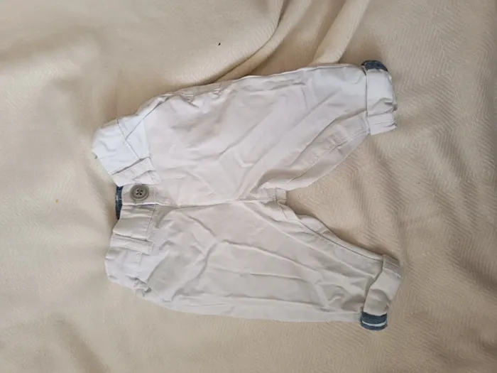 🎀 jolie jeans blanc taille 0/3 mois Primark 🎀 - photo numéro 2
