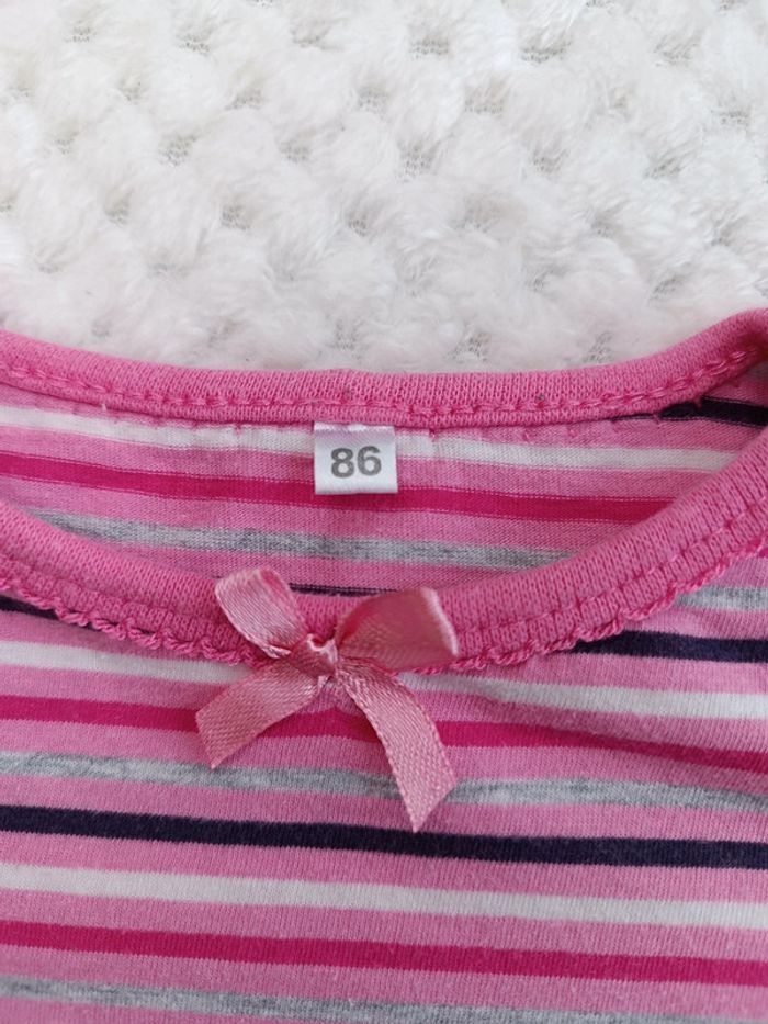 🔸T-shirt rayé blanc et rose 2A - Zeeman🔸 - photo numéro 2