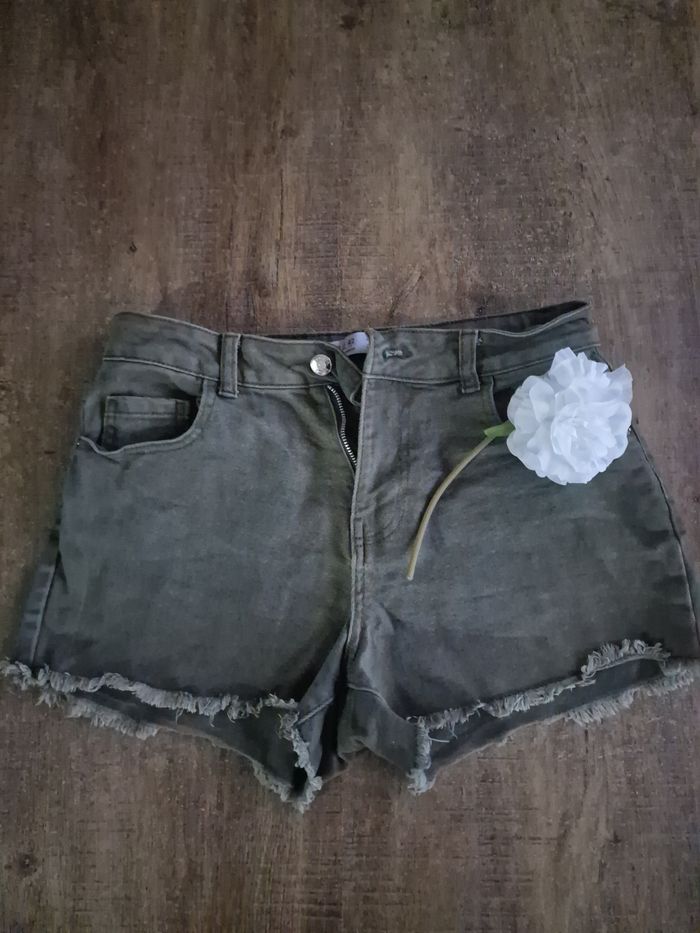 Short jean kaki