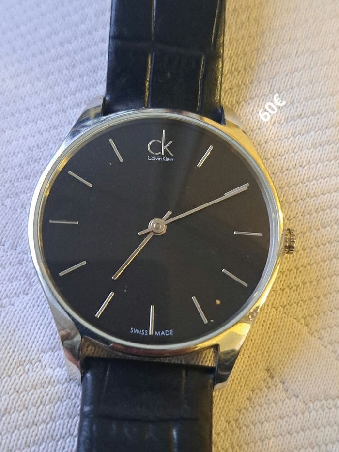 Chaussure  neuf 70 €     avion distributeur  mms       vintage 200€ a débattre vélo d'appartement neuf  150 €  carte pokemon noctali bw93  a 60 € chaîne en argent  50€  médaille en bronze 50 €  velo dapartement  150 euro neuf - photo numéro 8