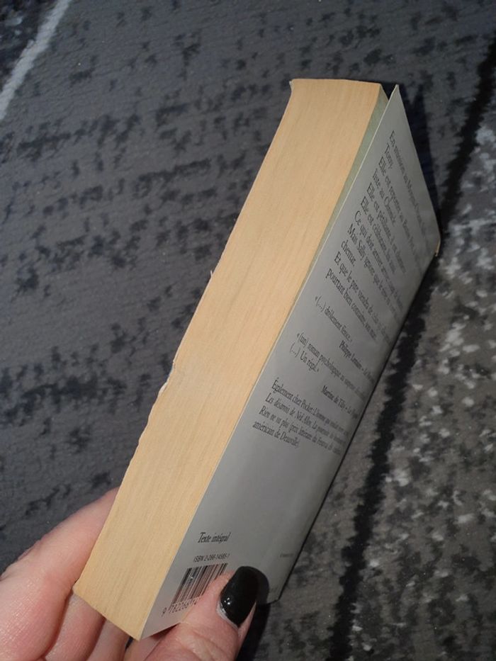 Livre "Une relation dangereuse" - photo numéro 3