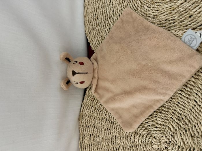 Doudou plat lapin BEBE DOUCEUR marron forme triangle