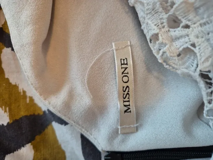 Robe noir et blanc - photo numéro 4