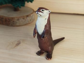 Figurine loutre debout Animal de montagne
